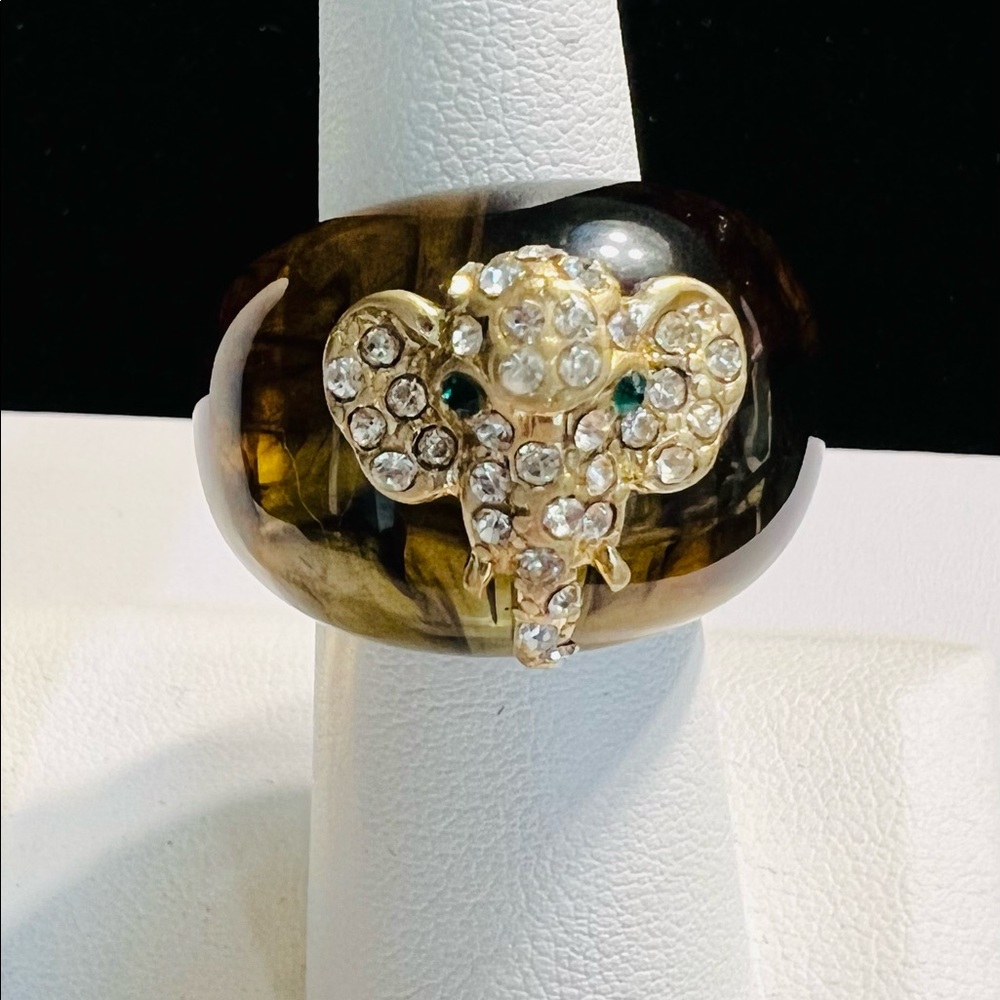 Vintage Plastic Crystal Domed Elephant Brown Anthropologie Lucite Ring 7 - Picture 2 of 7